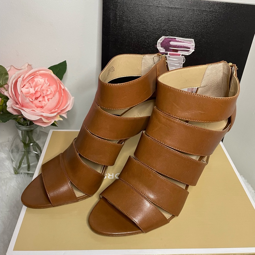 Michael Kors - Picture 2 of 5